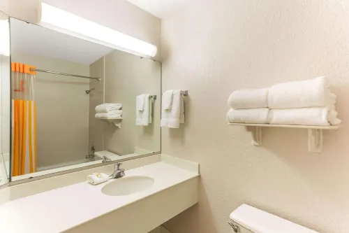 La Quinta Inn & Suites by Wyndham Redding Chambres Photos