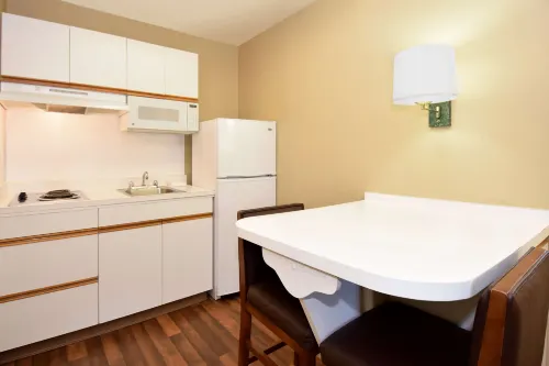 Extended Stay America Suites - San Diego - Sorrento Mesa Rooms Photos