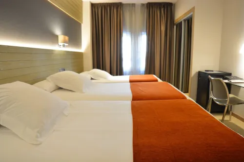 Hotel Avenida Rooms Photos