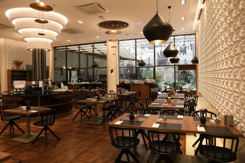 Continental Hotel Budapest Dining Photos