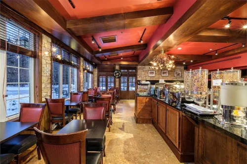 Château Beauvallon Dining Photos