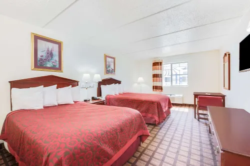 Days Inn & Suites by Wyndham Laredo Camere Photos