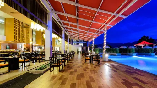 Peach Blossom Resort Phuket Dining Photos