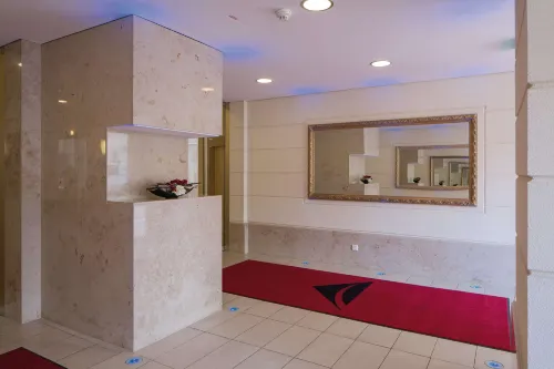Austria Trend Hotel Ananas Public Areas Photos