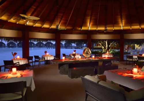 Dusit Thani Maldives Restauration Photos