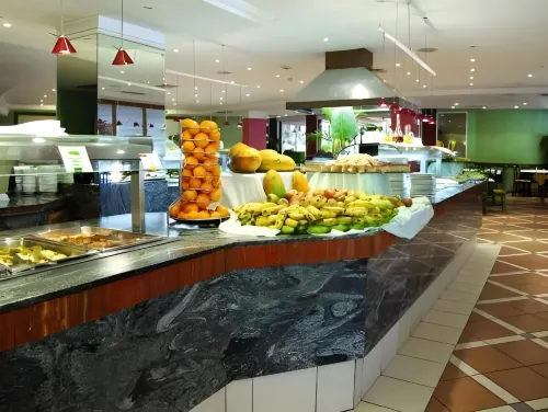 HL Rondo Hotel Dining Photos