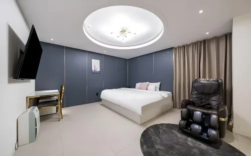 Hotel KNOX Rooms Photos