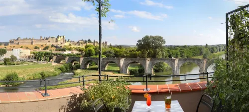SOWELL HÔTELS Les Chevaliers À proximité de l'hôtel Photos