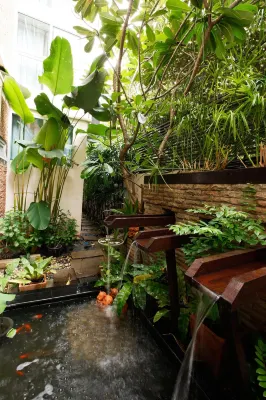 Mirth Sathorn Hotel Esterni Photos