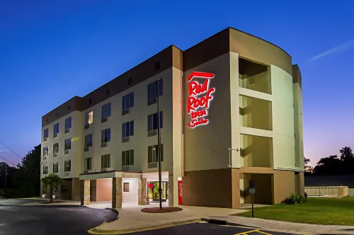 Red Roof Inn & Suites Fayetteville - Fort Bragg Empfohlen Photos