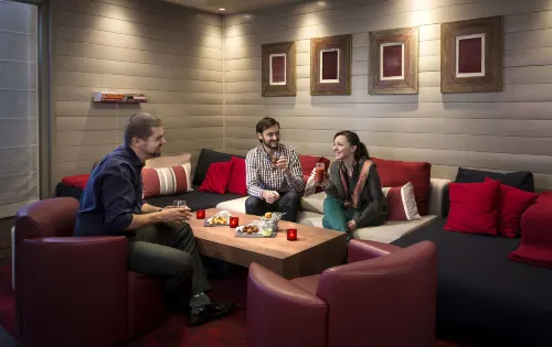 Campanile Villennes-Sur-Seine - Poissy - Hôtel rénové en 2024 Espaces publics Photos