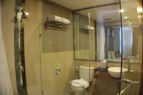Grand Tjokro Yogyakarta Kamar Photos