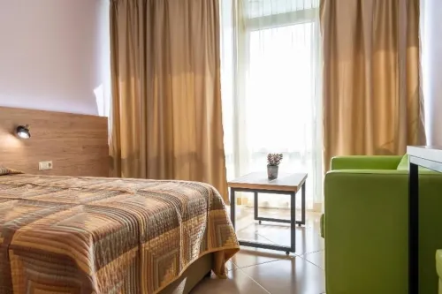 Ivana Palace Hotel - Free Parking Photos