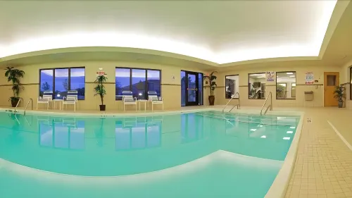 Holiday Inn Express & Suites Detroit - Utica Freizeit und Erholung Photos