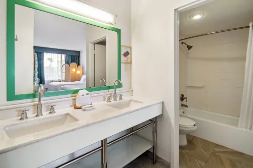 Palm Tree Club Miami Hotel Rooms Photos