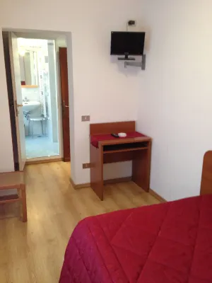 Hotel Caprera Zimmer Photos