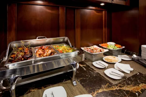Sheraton St. Paul Woodbury Hotel Restauration Photos