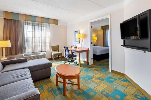 La Quinta Inn & Suites by Wyndham Ft. Lauderdale Plantation Photos