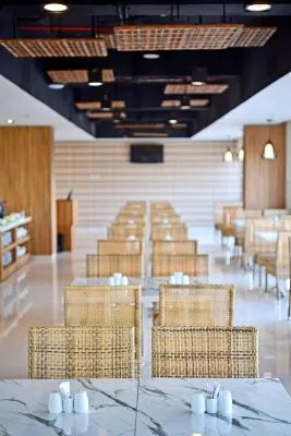 Whiz Prime Hotel Basuki Rahmat Malang Fasilitas Bisnis Photos