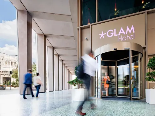Glam Milano Featured Photos