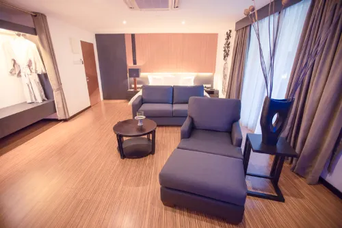 Lot 33 Boutique Hotel Rooms Photos