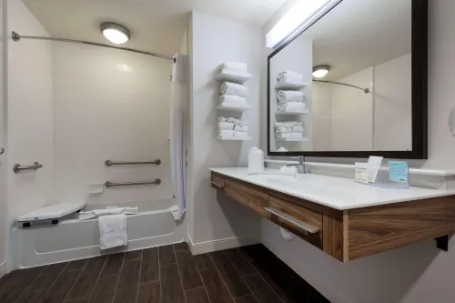 Hampton Inn & Suites by Hilton Phoenix Tempe Photos