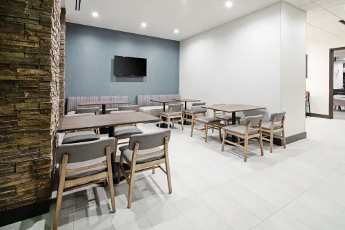 Hyatt Place Bakersfield Dining Photos
