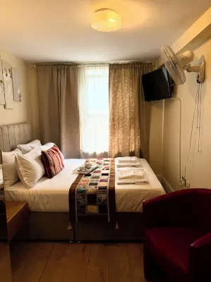 ABC Hyde Park Hotel Photos