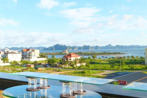 Halong Palace Hotel À proximité de l'hôtel Photos
