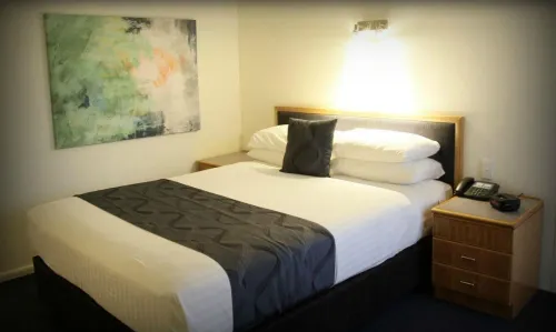 West End Motor Lodge Rooms Photos