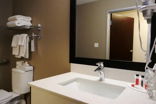 Ramada by Wyndham Moose Jaw Camere Photos