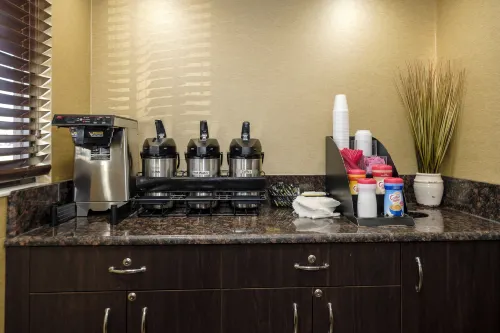 Red Roof Inn Lansing East - MSU Featured Photos