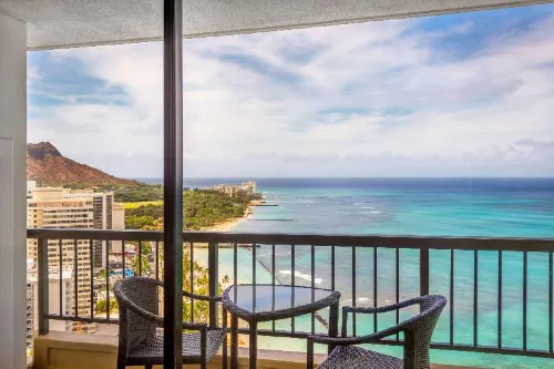 Hyatt Regency Waikiki Beach Resort & Spa Rooms Photos
