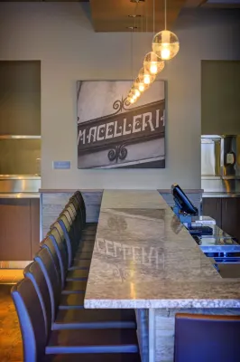 Accent Inns Victoria Business Photos