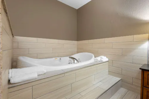 Best Western University Inn Rooms Photos