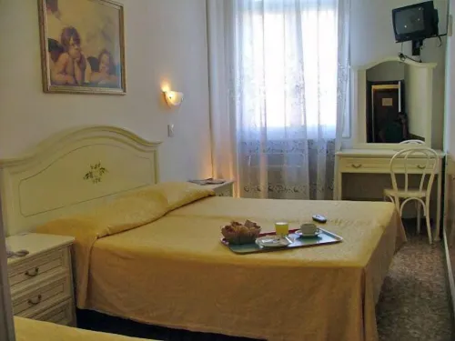 Hotel Airone Huoneet Photos