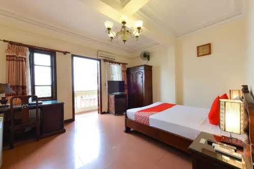 Lucky 2 Hotel & Travel Photos
