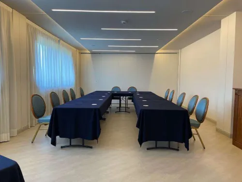 Phi Hotel Cavalieri Business Photos