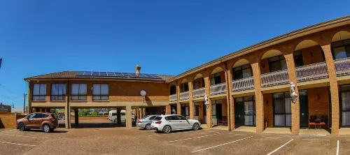 Cumberland Motor Inn Exterior Photos