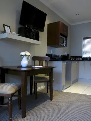 Merivale Manor Rooms Photos