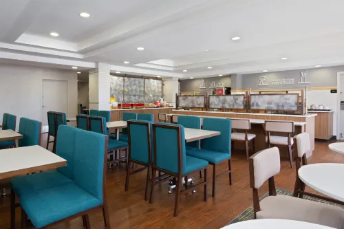 Hampton Inn Orlando Near Universal Blvd/International Dr Dining Photos