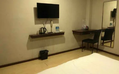 Joy Inn Camere Photos