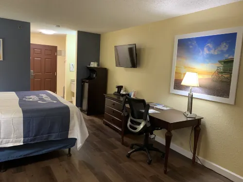 Days Inn by Wyndham Sarasota I-75 Photos