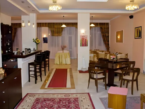 Alexiou Hotel Dining Photos