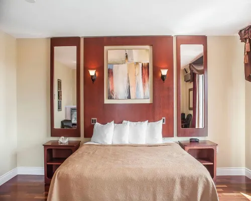 Quality Hotel Fallsview Cascade Rooms Photos