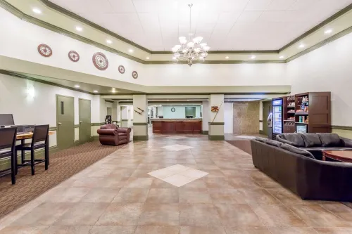 Ramada by Wyndham Hinton Espaces publics Photos