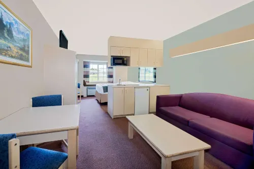 Microtel Inn & Suites by Wyndham Joplin Rooms Photos