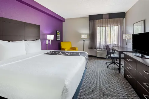 La Quinta Inn & Suites by Wyndham Miami Airport East Zimmer Photos