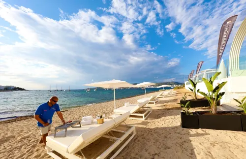 AxelBeach Ibiza Suites Apartments Spa and Beach Club - Adults Only À proximité de l'hôtel Photos