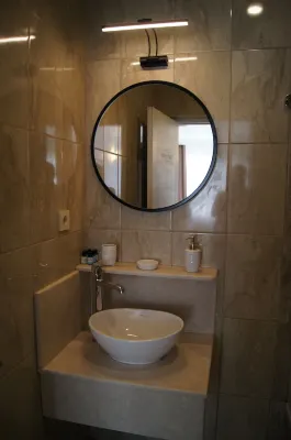 Galley Hotel Kamar Photos